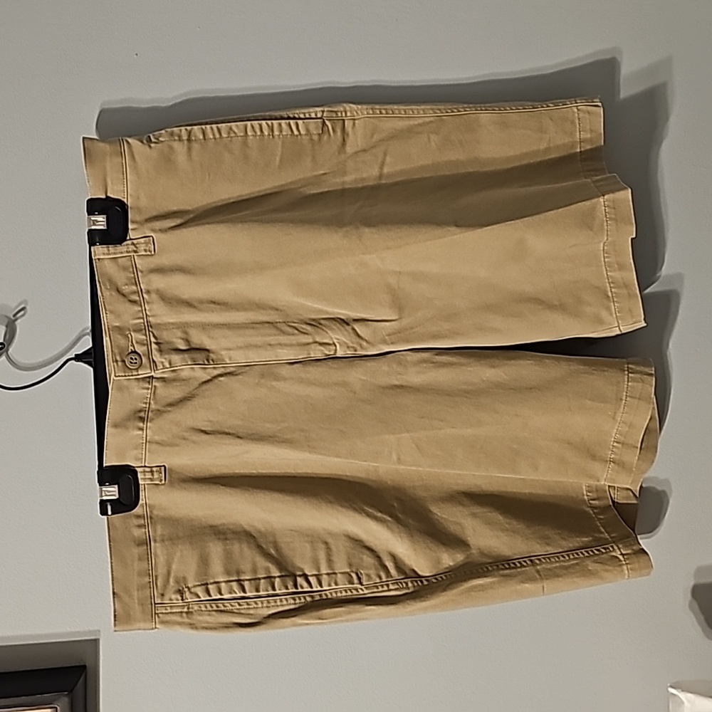 Docker Khaki Shorts size 38